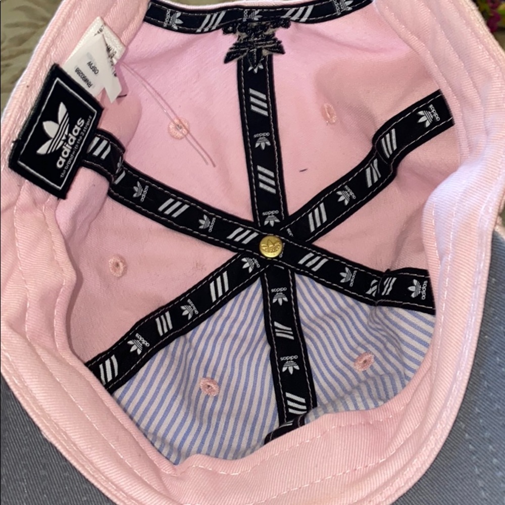 Light pink adidas hat - Picture 3 of 4